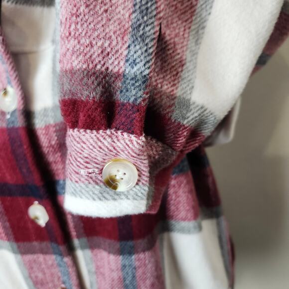 Women's Cropped Flannel Shacket Jacket Plaid Small 100% Polyester UNBRANDED - Picture 3 of 12